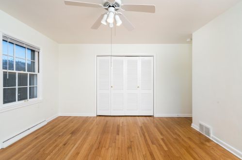 443 Ellsworth Ln, Milwaukee WI 53217-1831 exterior