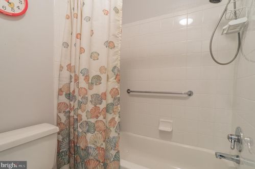 11920 Bargate Ct, Rockville MD 20852-4117 exterior