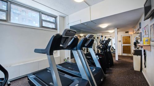 1550 Lake Shore Dr, Chicago IL  60610-1675 exterior