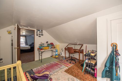 37 Chateau Dr, Huntington Station NY 11747-4131 exterior