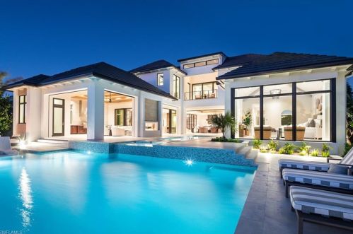 3240 Gin Ln, Naples FL 34102-7814 exterior