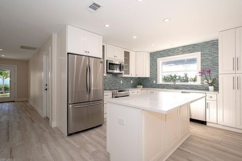 637 109 Ave, Naples FL 34108-1809 exterior