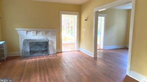 2715 Wisconsin Ave, Washington DC  20007-4604 exterior