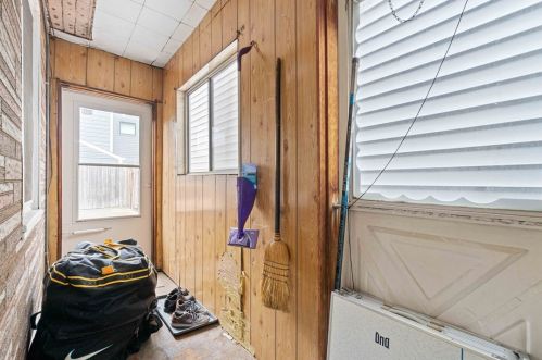 1815 Fox Way, Pittsburgh PA  15203-1731 exterior