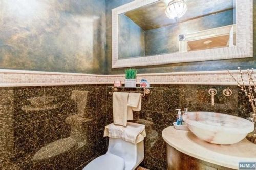 18 Cedarwood Ter, West Paterson NJ exterior