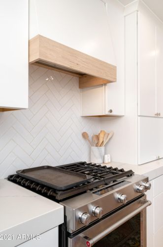 3842 50th Pl, Phoenix AZ 85018-4413 exterior