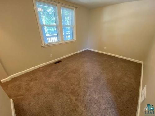 318 59 Ave, Duluth MN 55804-2559 exterior