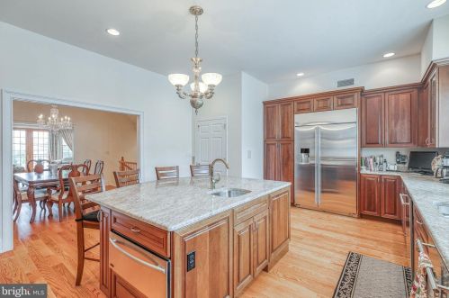 124 Bainbridge St, Philadelphia PA 19147-1866 exterior