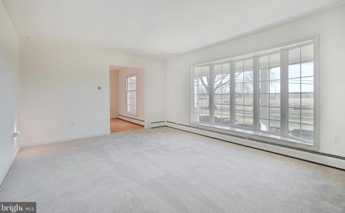 869 Fairview Dr, Hanover PA 17331-9747 exterior