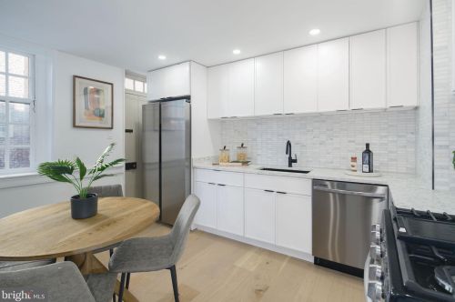 758 Front St, Philadelphia PA 19147-3523 exterior