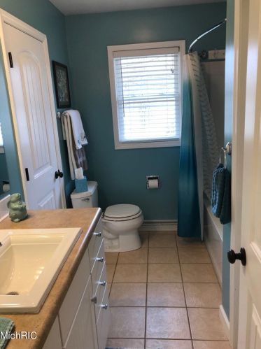 2102 Monte Ave, Meskegon MI 49444-4524 exterior