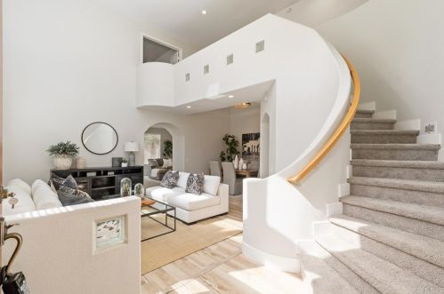 4577 Da Vinci St, San Diego, CA 92130-2713