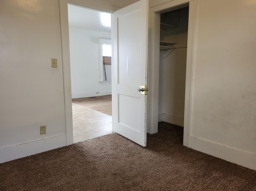 1728 Manz St, Meskegon MI 49442-5706 exterior