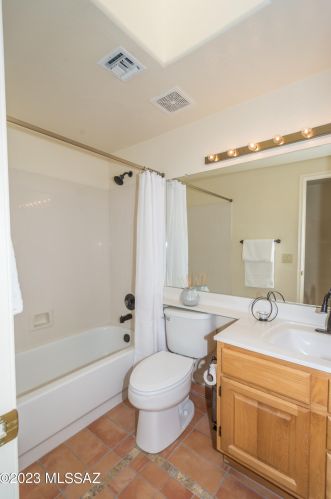 7015 Camino De Los Caballos, Tucson AZ 85743-9689 exterior