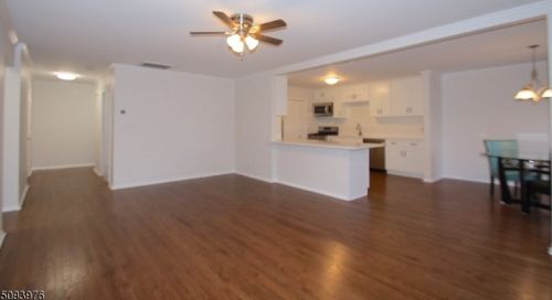 28 Gracie Rd, East Hanover NJ  07936-3584 exterior