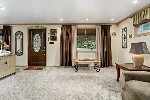 700 Edgewater Dr, Pittsburgh PA 15122-1119 exterior