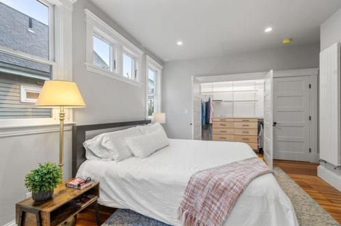 73 Fletcher St, Boston MA 02131-1918 exterior