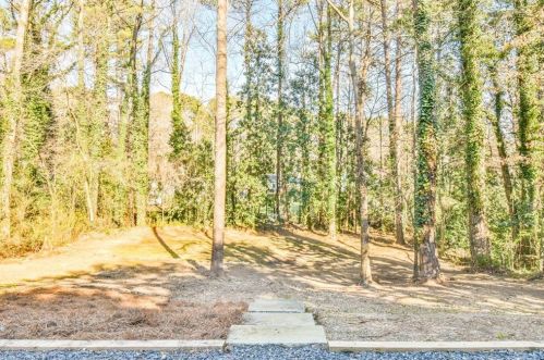 2209 Clairmont Ter, Atlanta GA 30345-2316 exterior