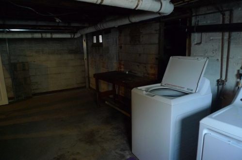 202 Dunmoreland St, Springfield MA 01109-3219 exterior