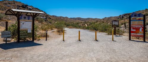 8641 51st St, Phoenix AZ  85044-5816 exterior