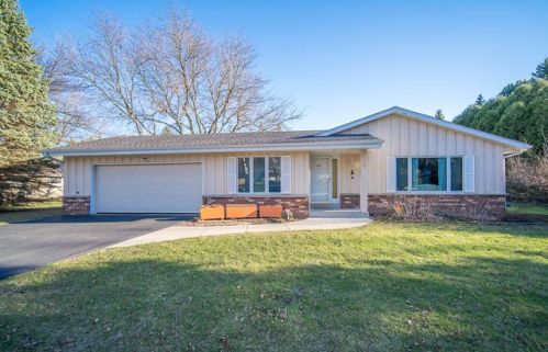 6271 Plaza Cir, Milwaukee, WI 53223-2255