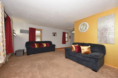 7842 Beechwood Ave, Milwaukee, WI 53223-4959