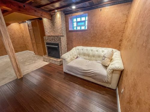 6 Bismark St, Pittsburgh PA  15209-2102 exterior