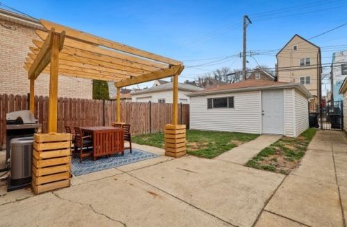 3321 Aberdeen St, Chicago IL 60643-2241 exterior