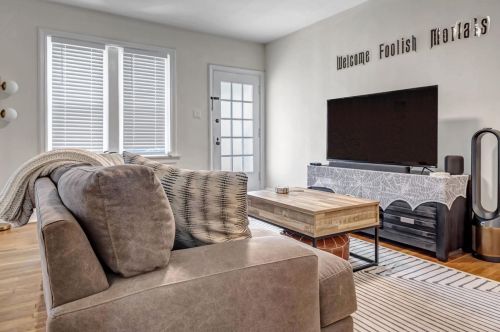 1129 Moorlands Dr, Saint Louis MO 63117-1527 exterior