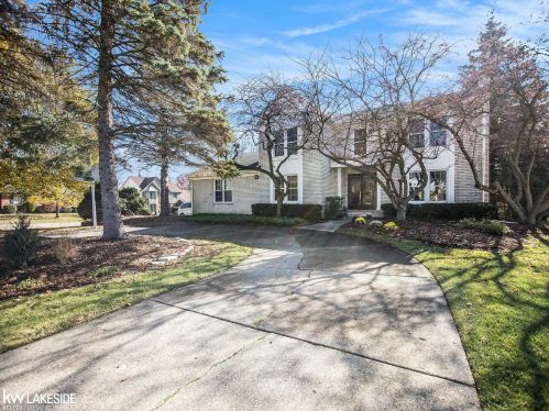 2681 Powderhorn Ridge Rd, Rochester, MI 48309-1337