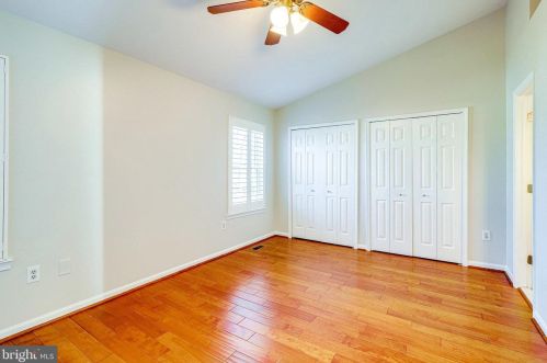 6026 Lands End Ln, Alexandria VA 22315-2669 exterior