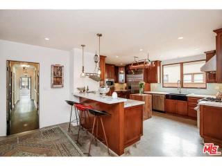 121 Martel Ave, Los Angeles CA  90036-2715 exterior