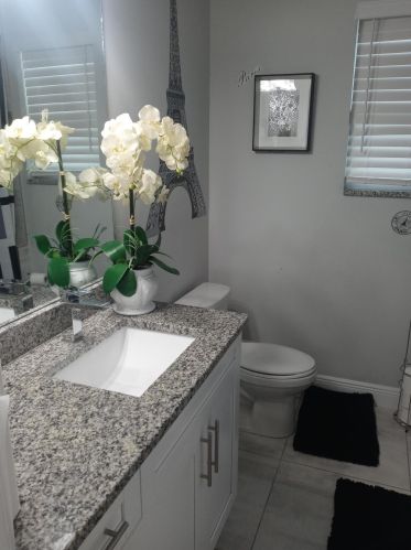 556 Whitmore Dr, Fort Pierce FL 34984-4563 exterior