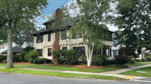 97 Roseland Ter, Springfield, MA 01106-1148