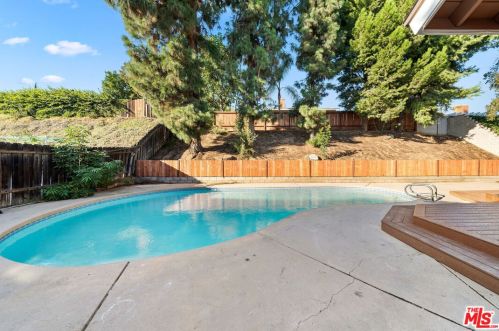 1837 Las Lanas Ln, Fullerton CA  92833-1814 exterior