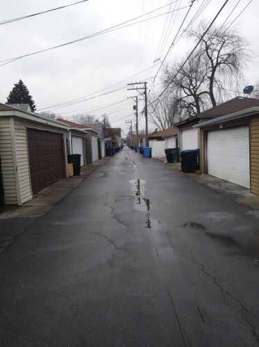 2835 Keeler Ave, Chicago IL 60646-4508 exterior