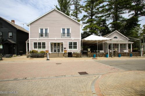 15 Franklin St, Lenox MA 01240-2304 exterior