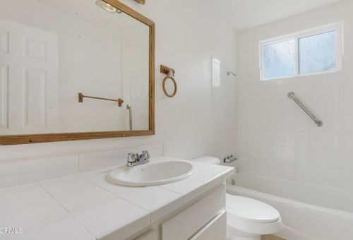 5325 Driftwood St, Oxnard CA 93035-1030 exterior