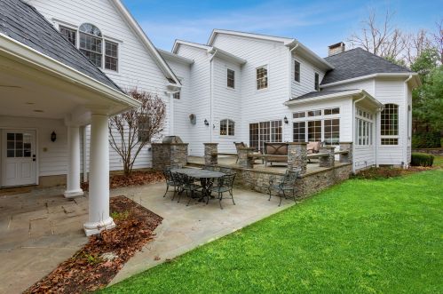 1 Park Rdg Ct, Chester NJ 07930-3016 exterior