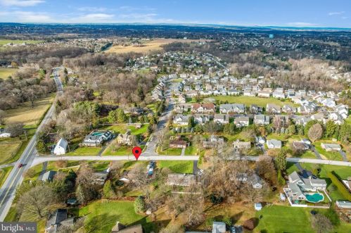 1712 Windy Hill Rd, Lancaster, PA 17602-1352