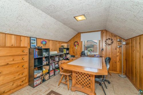 2526 Morris Thomas Rd, Duluth MN 55811-3264 exterior