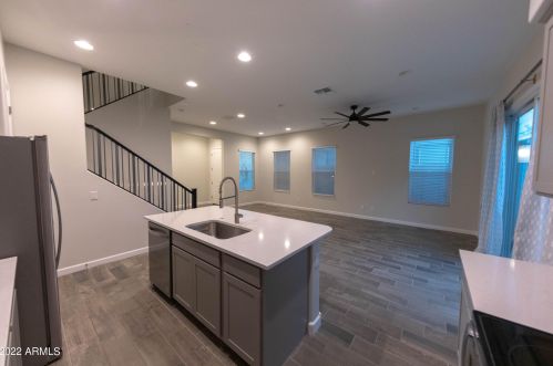 3033 37th Way, Phoenix AZ  85018-2219 exterior