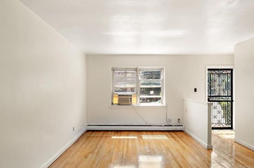 727 Bartholdi St, Bronx, NY 10467-6205