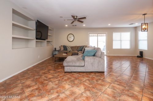 8446 Ramona Madera Ln, Tucson AZ  85747-5711 exterior