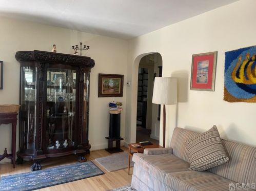 501 4 Ave, New Brunswick NJ 08904-2630 exterior