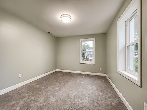 74 Forest Glen Rd, Springfield MA  01106-1115 exterior