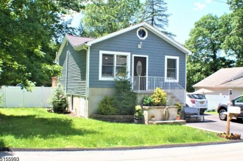 14 Lackawanna Trl, Hopatcong NJ  07843-1215 exterior
