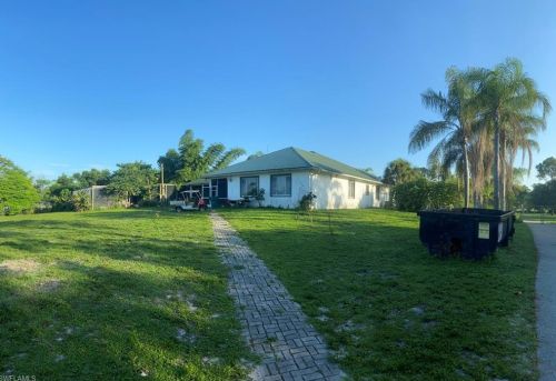 2400 Oil Wl Rd, Naples FL 34120-1469 exterior