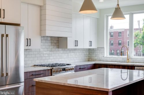 959 Marshall St, Philadelphia PA 19122 exterior