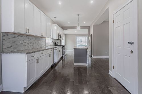 518 6 Ave, Broadview IL 60153-1149 exterior